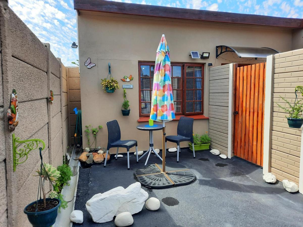 Cape Cozy Cottages Кейптаун Екстериор снимка